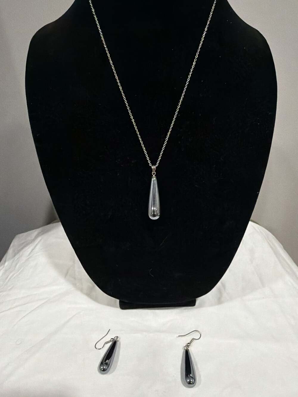 D'Joy Sterling Silver Teardrop Pendant Necklace and Earring Set